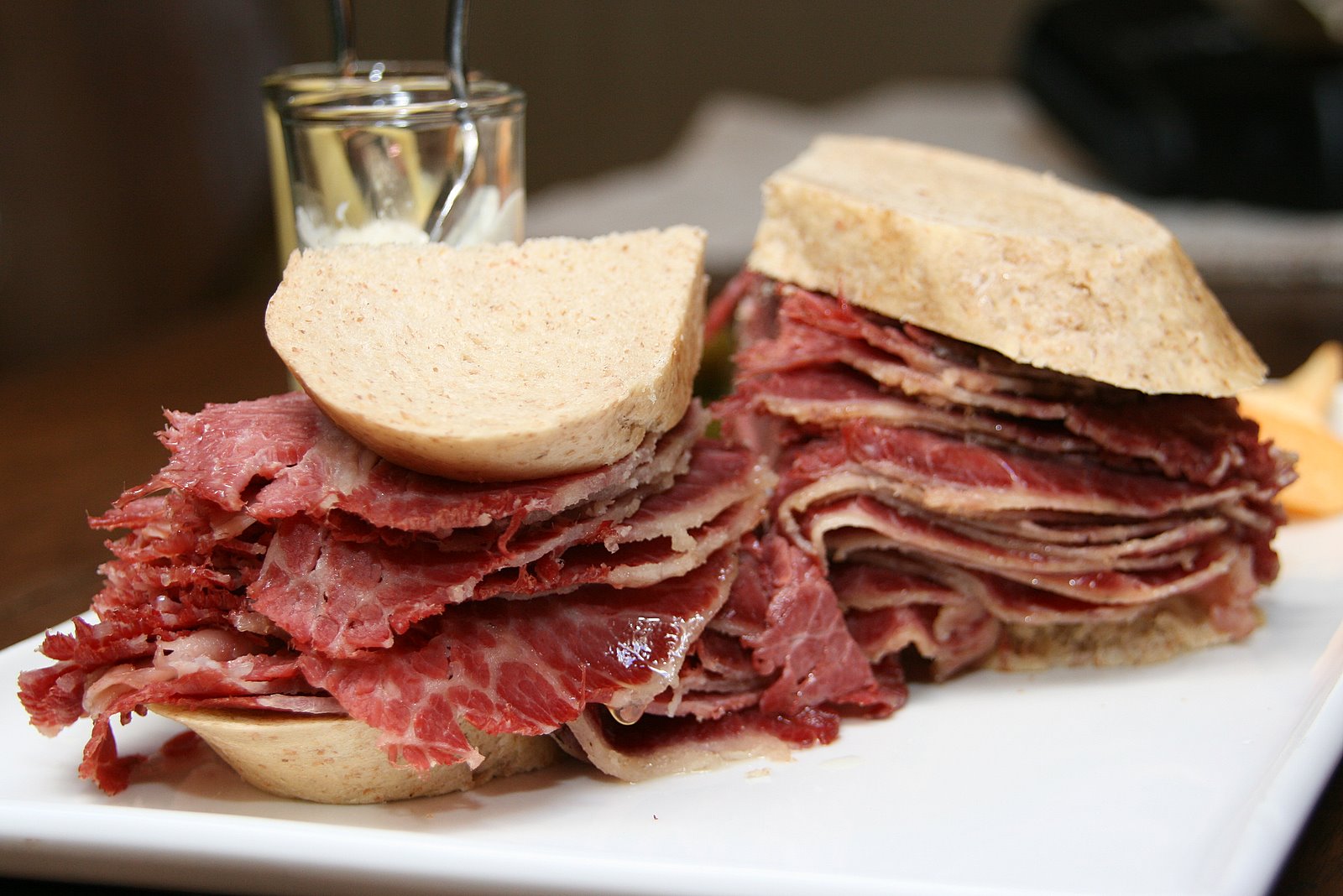 corned beef deli sandwich2